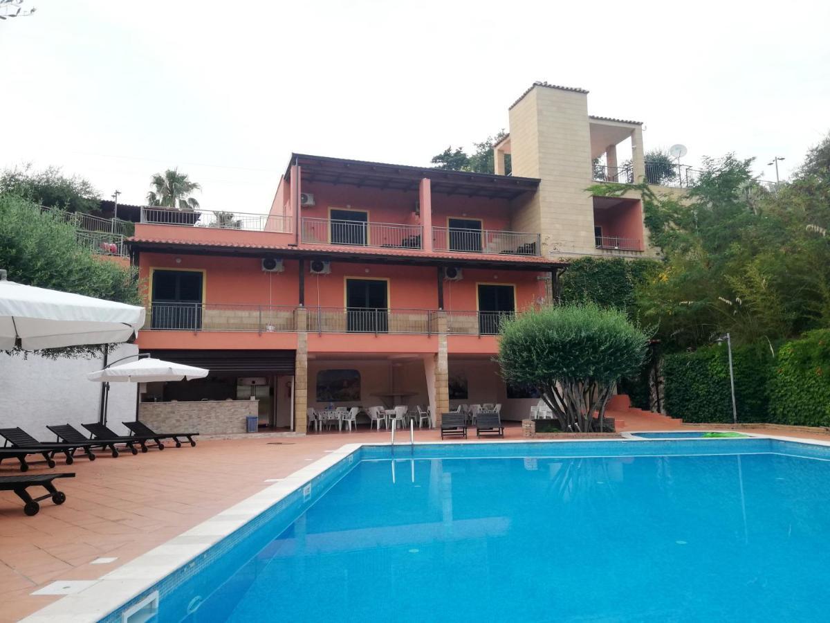 Residenza Mediterranea 赞布隆内 外观 照片